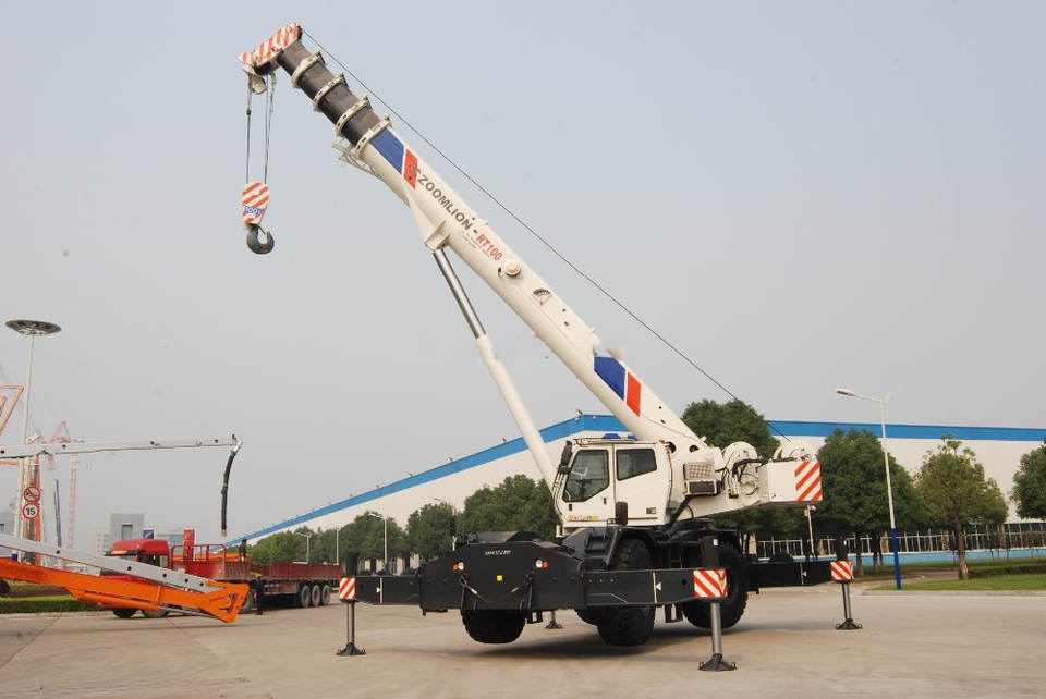 RT100 Rough terrain crane Lifting Machinery for construction