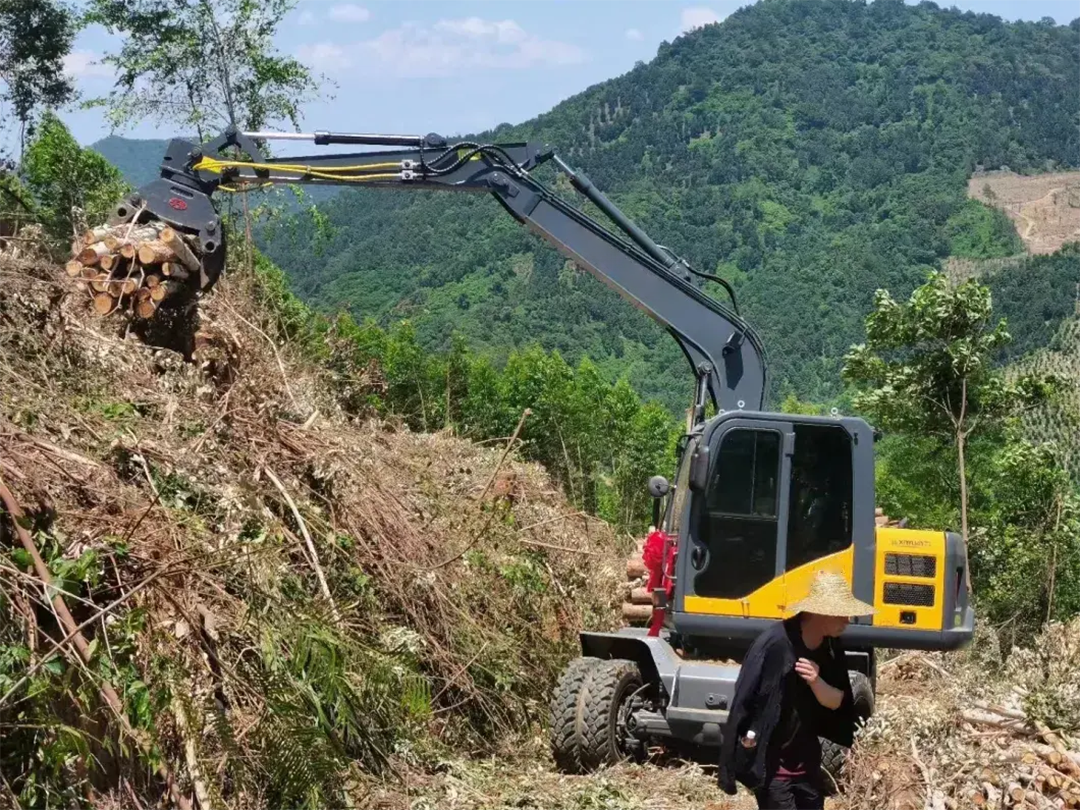 Wheel Excavator – Efficient Log Handling Equipment