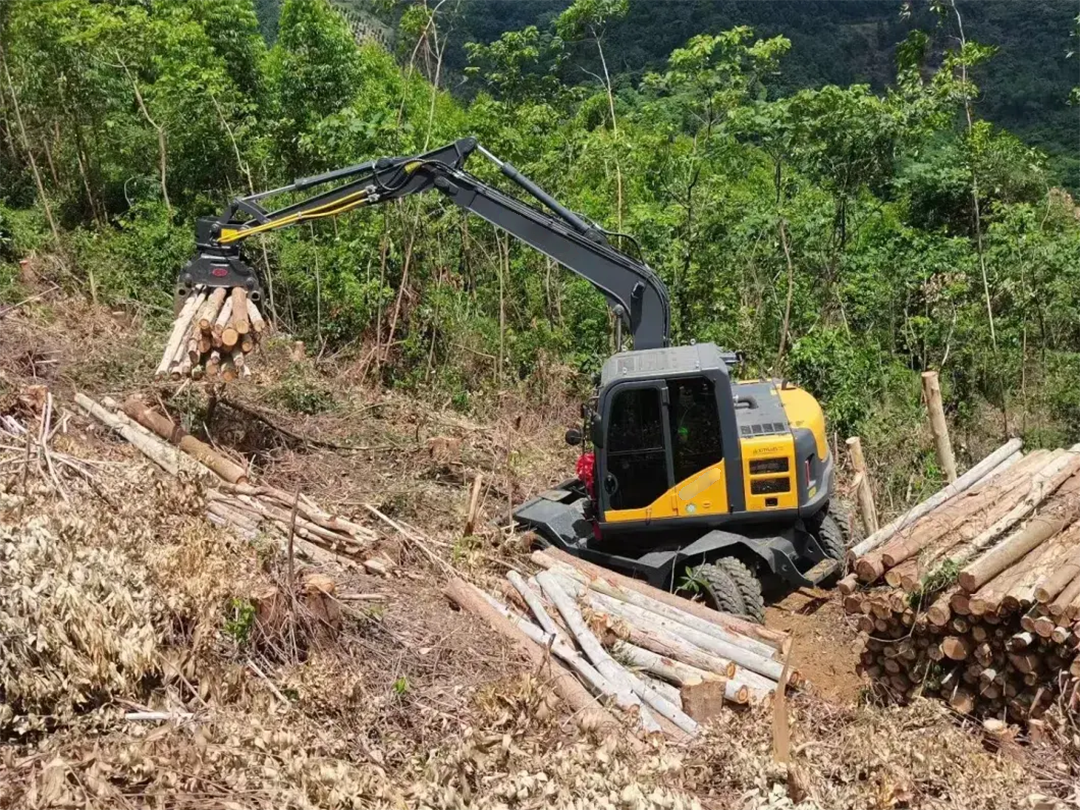 Wheel Excavator – Efficient Log Handling Equipment