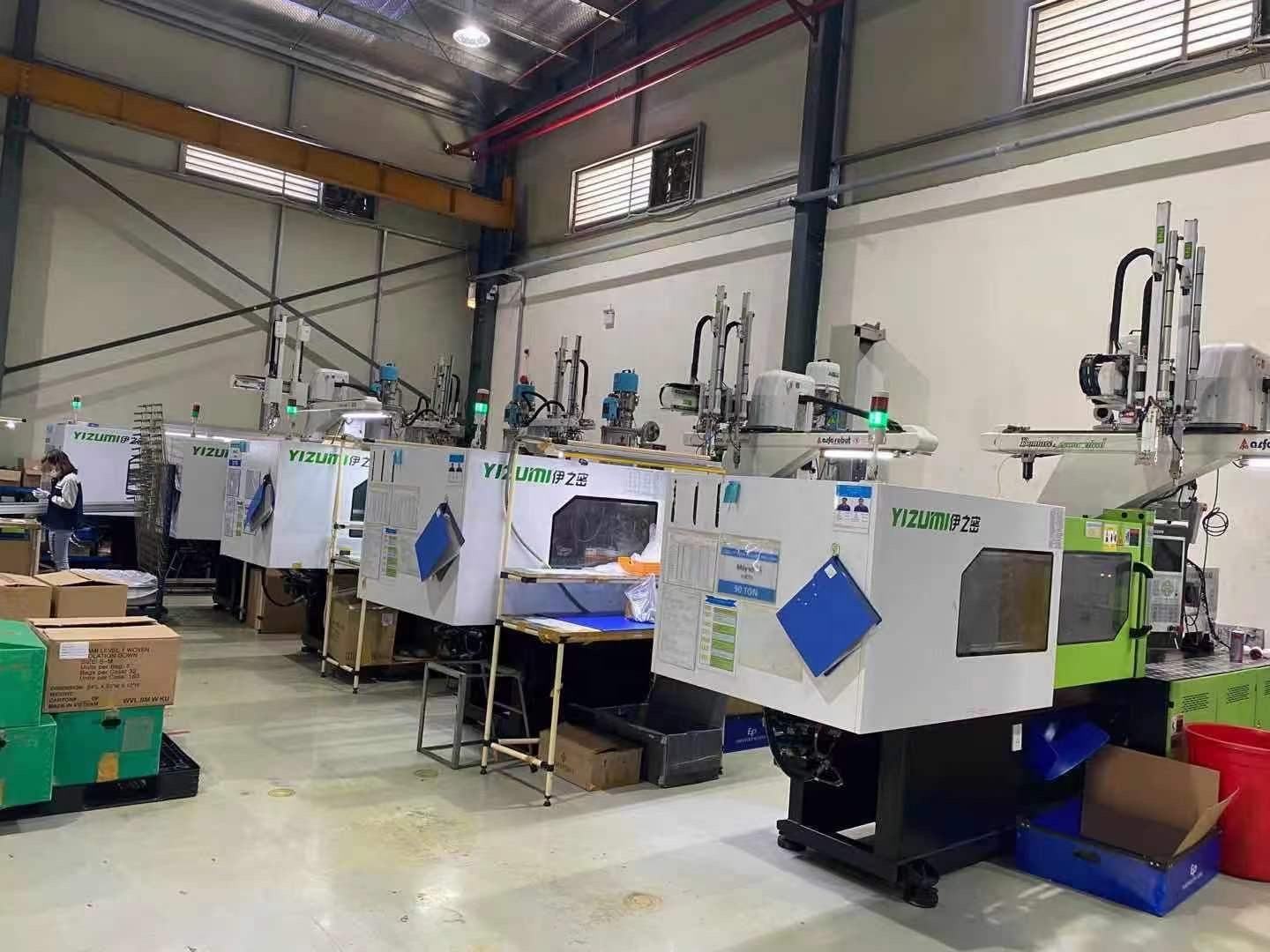 YIZUMI UN120A5 Hydraulic Injection Molding Machine