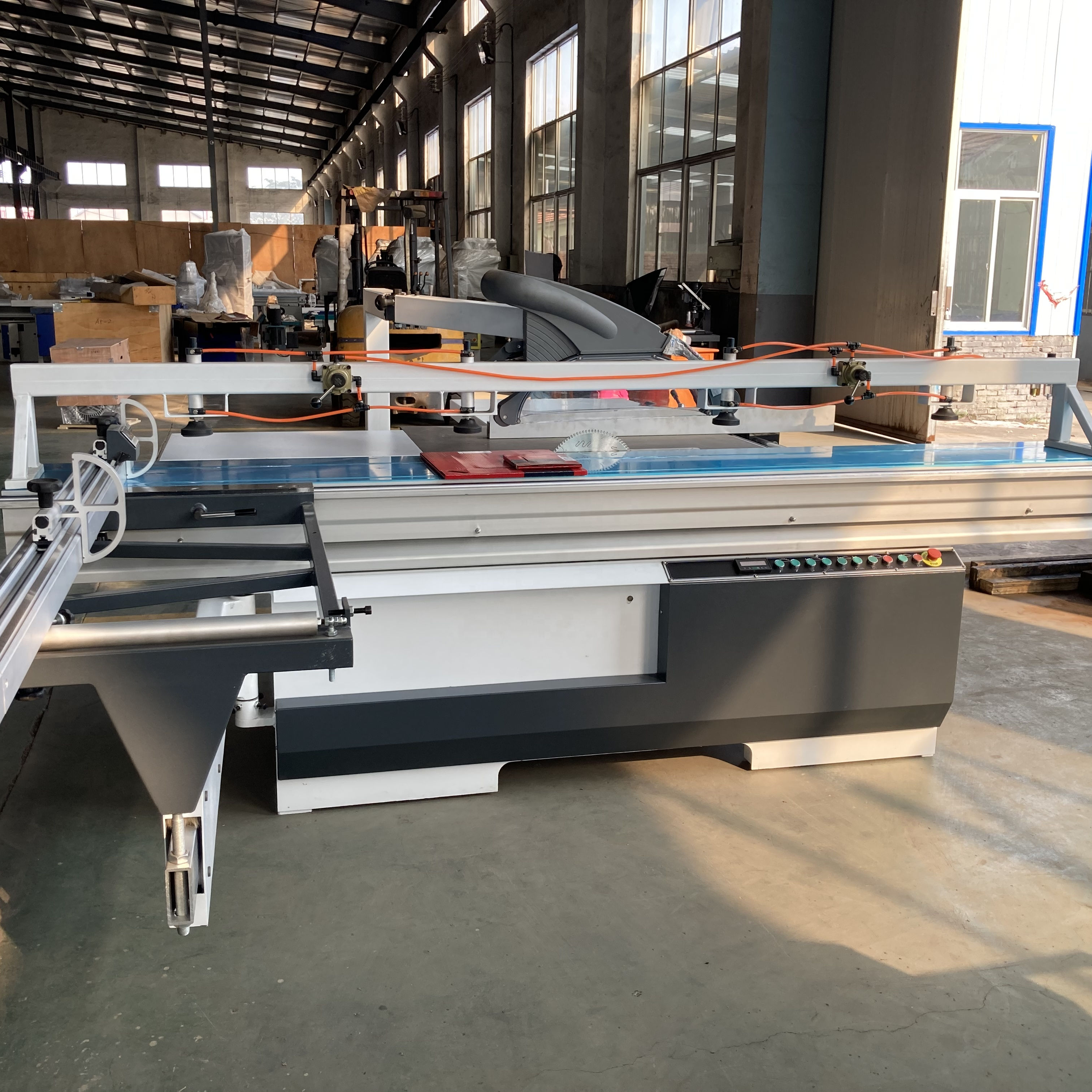 388 mm Delilai Woodworking Cutting Sliding Table Panel Saw Machine