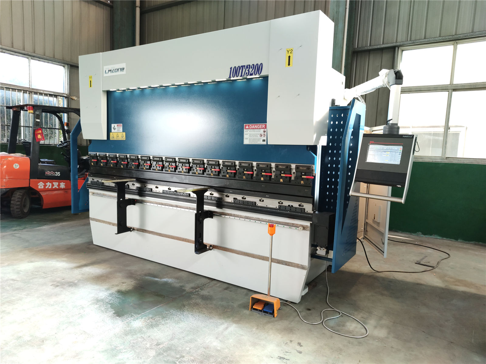 6 Axis Amada CNC Press Brake Bending Machine with Tooling.