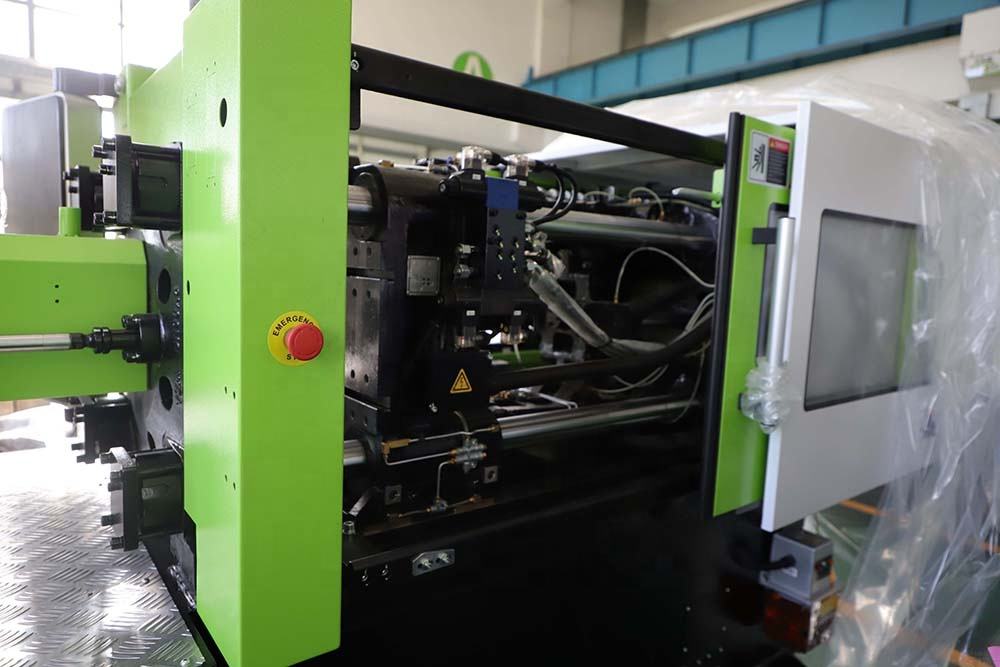 High Precision 120 Ton Polypropylene Plastic Injection Molding Machine for Electric Sockets