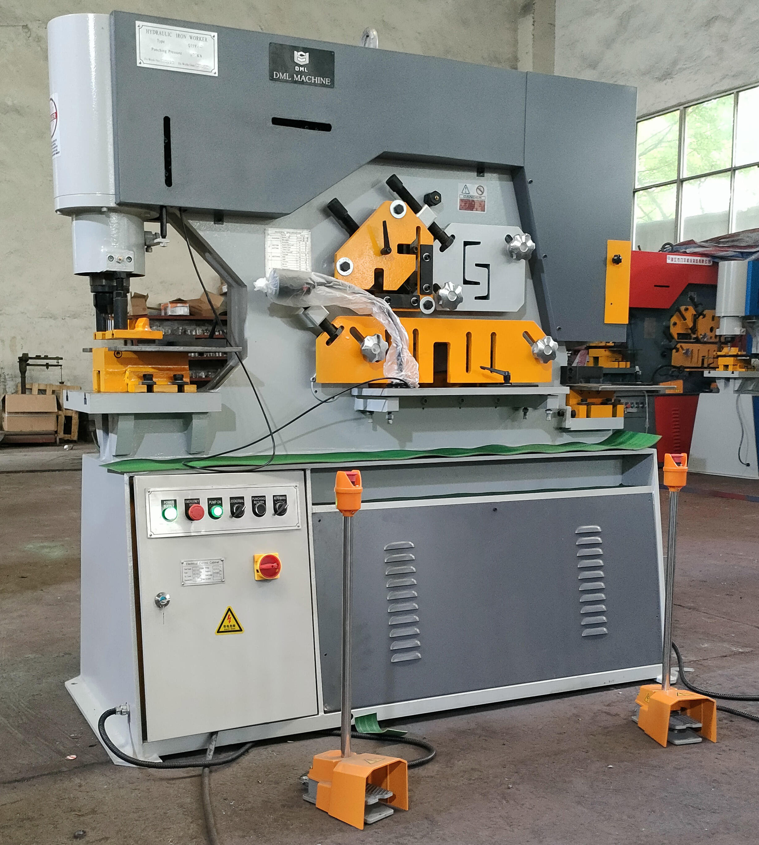 Hydraulic Press Machine Q35Y-16 by Lifeng