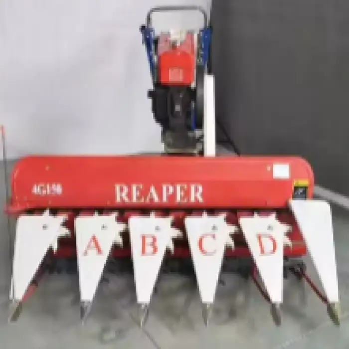 Crop Reaper Harvester Machine