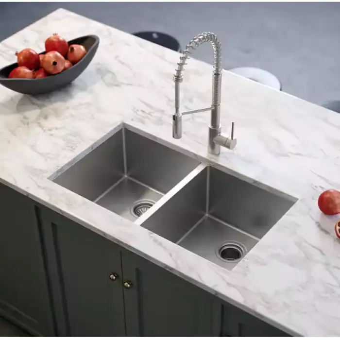 33 inch 18 Gauge Undermount 50 50 Double Bowl Stainless Steel Kitchen Sink