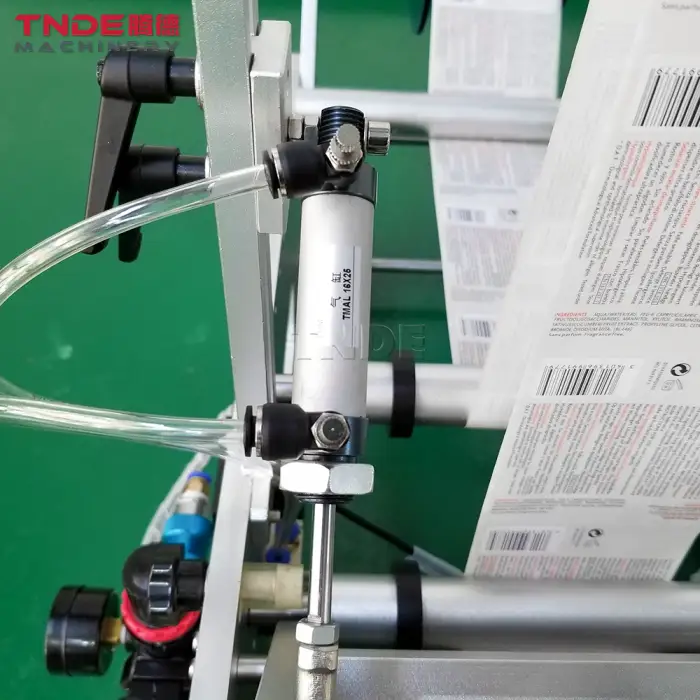 Small Manual Wire Labeling Machine Round Plastic Glass Wine Bottle Adhesive Sticker Labeling Machine