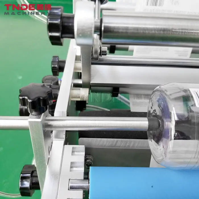 Small Manual Wire Labeling Machine Round Plastic Glass Wine Bottle Adhesive Sticker Labeling Machine