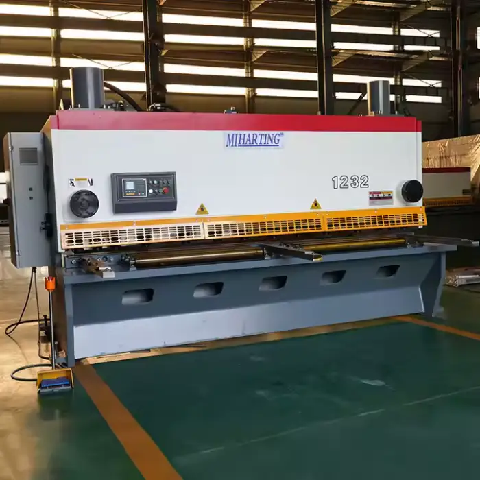 Profesional QC12k-8x3200mm Hydraulic Shearing Machine Steel Metal MD11 Control Shearing Machine