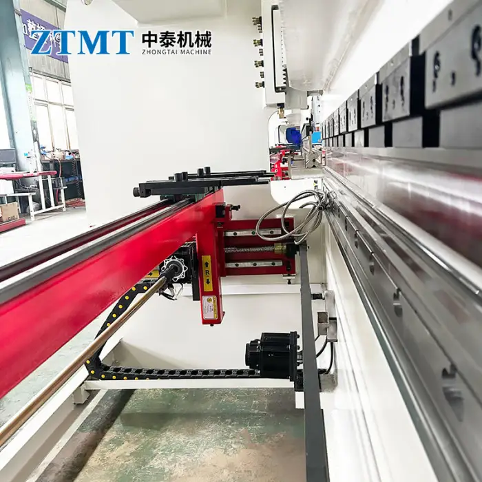 ZTMT 40T 2500mm Maofeng TW Series CNC Press Brake Synchronized with TP10S Control System for Carbon Steel Machining