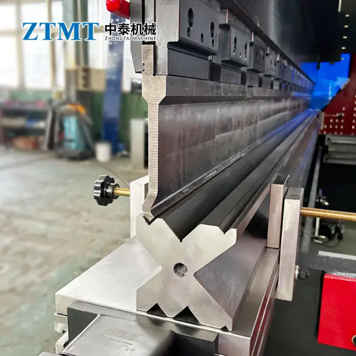 300T Hydraulic Press Brake with Servo Motor for 4200mm Length Plate Folding Machine