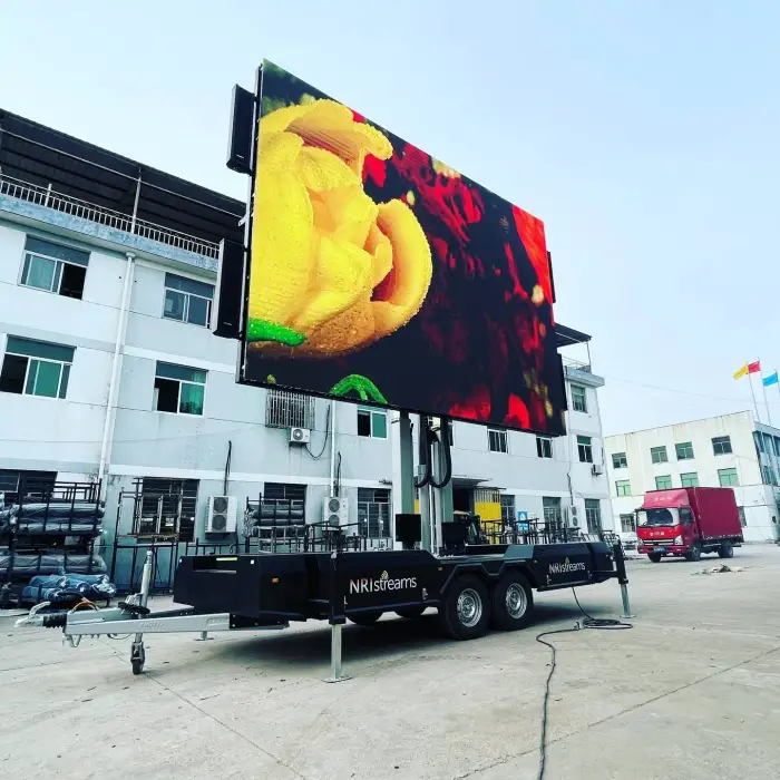 EF22 Model Outdoor Advertising Led Screen Trailer