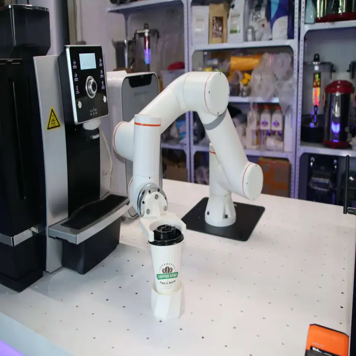 Small Robotic Arm Coffee Automatic Vending Machine Drinks Robot Coffee Shop