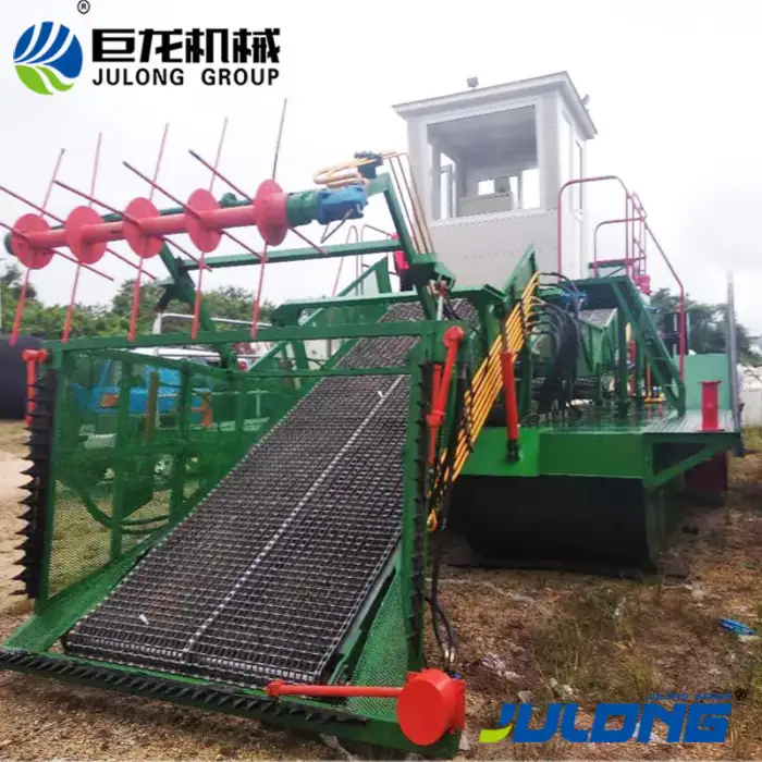 Self-propelled Buoyant Aquatic Vegetation Cutting Harvester Machine