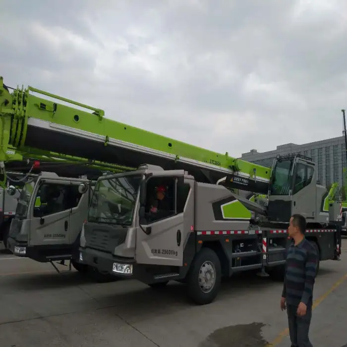 ZTC250 Truck Crane 25 Ton Hydraulic Mobile Crane