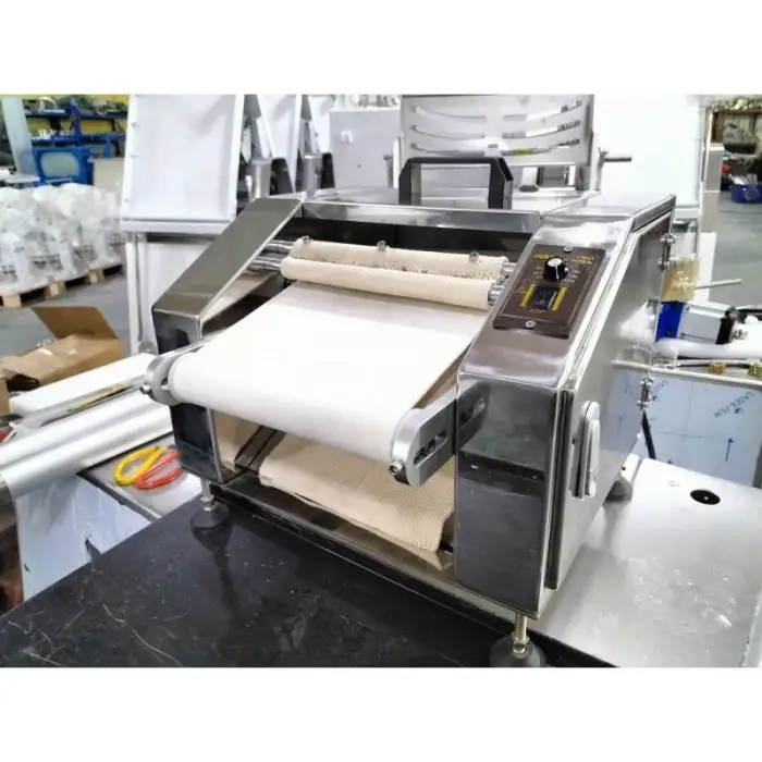 Small Electric Pastry Sheet Croissant Making Production Line and Croissant Small Dough Roller Maker Machine for Croissants