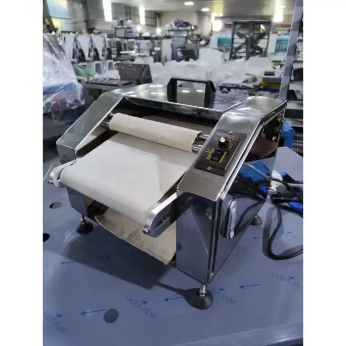 Small Electric Pastry Sheet Croissant Making Production Line and Croissant Small Dough Roller Maker Machine for Croissants