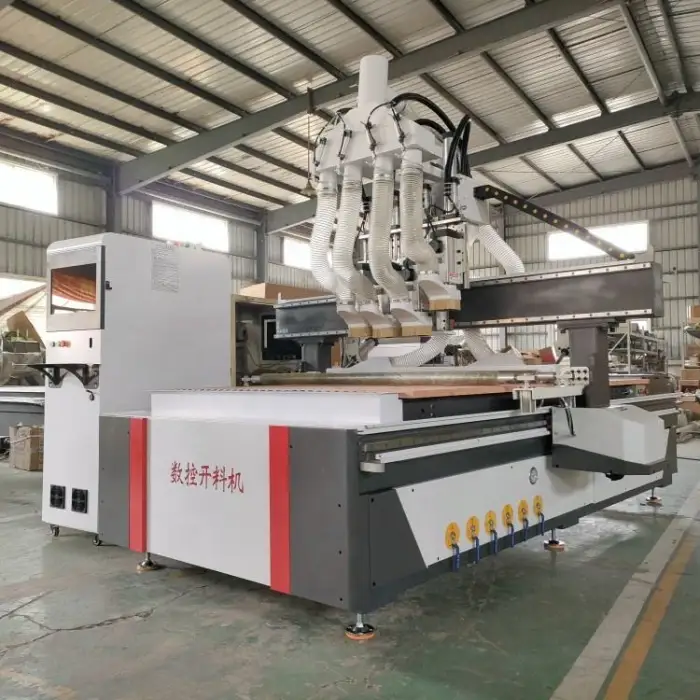 Automatic Four-Process Woodworking Cutting CNC Router Single Spindle Furniture Engraving Machine for Advertising Panel Cutting