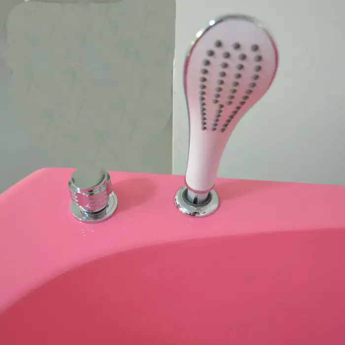 Modern Heart-Shaped Acrylic Bathtub Red Faucet White Red Heart Design 2-Person Capacity Indoor Hotel Use Includes Drain Massage