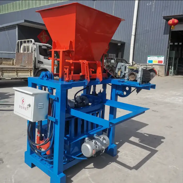 Model Semi Automatic Brick Making Machine