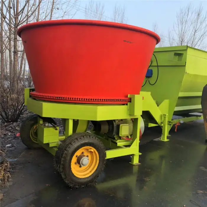 Large Scale Corn Straw Dry Grass Cutting Kneading Machine Automatic Feeding Crusher Traction Type hay Bundle Straw Pulverizer