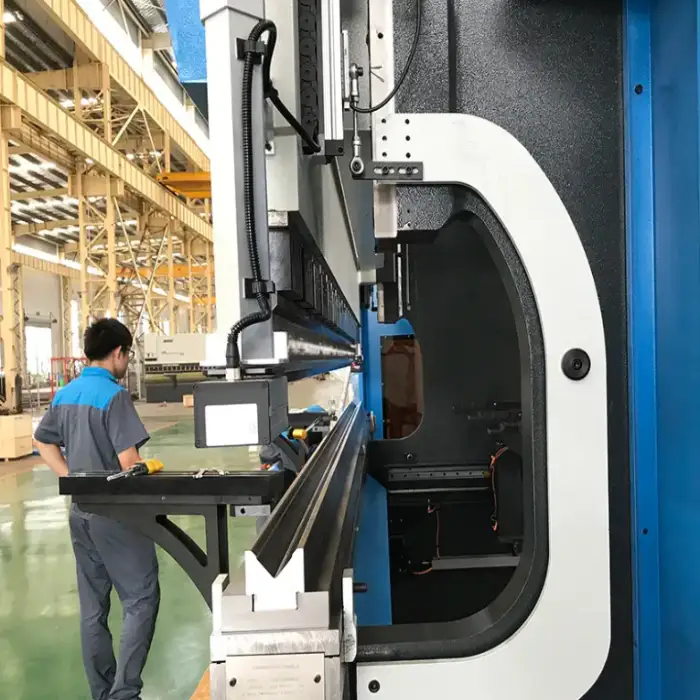 Accurl 6-Axis CNC Press Brake MB8- 160T/4000 Hydraulic Bending Machine Profile Bending Machine