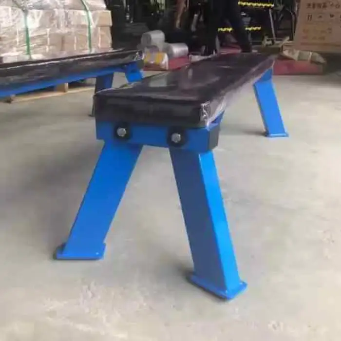 Steel Gym Flat Bench for Bodybuilding and Strength Training Fitness Exercise Equipment Focusing on Chest Muscles