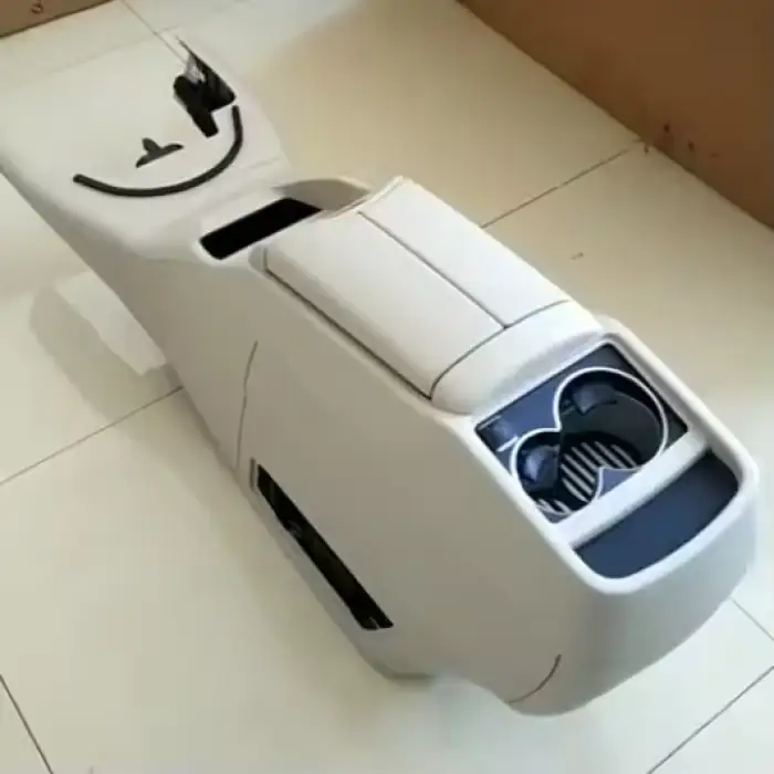 Multifunctional Armrest Box  and Cold Cup Holder Car Cup Holder Cooling and Heating Car Cup Holder for Vitovclass