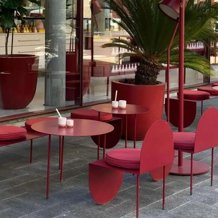 Modern Red Semicircle Outdoor Dining Table Chair Set Retro Industrial Style Iron Metal Cafe Bakery Shop Milk Tea Use Restaurants