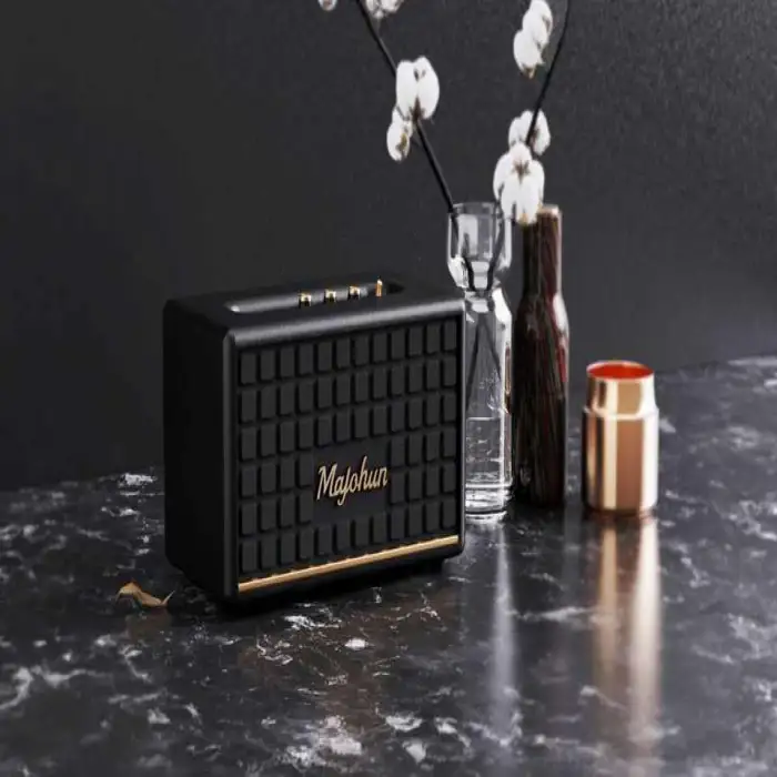 Portable Handheld Wireless Wooden Bluetooth Speaker Desktop Ornaments Subwoofer Retro Style Home Audio