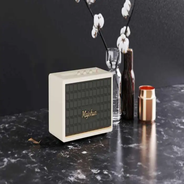 Portable Handheld Wireless Wooden Bluetooth Speaker Desktop Ornaments Subwoofer Retro Style Home Audio