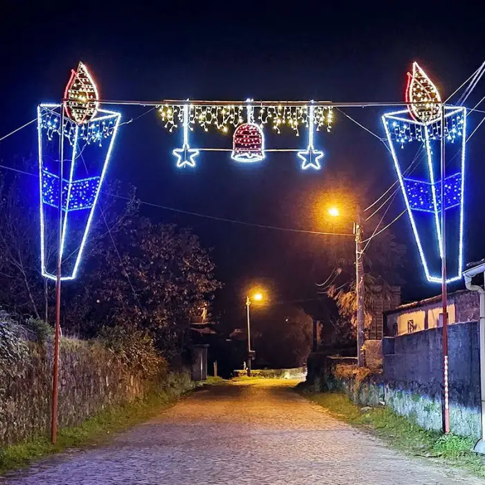 Outdoor Waterproof LED 2D Large Motif Street Pole Christmas Landscape Decorative Lighting Holiday Motif Lights