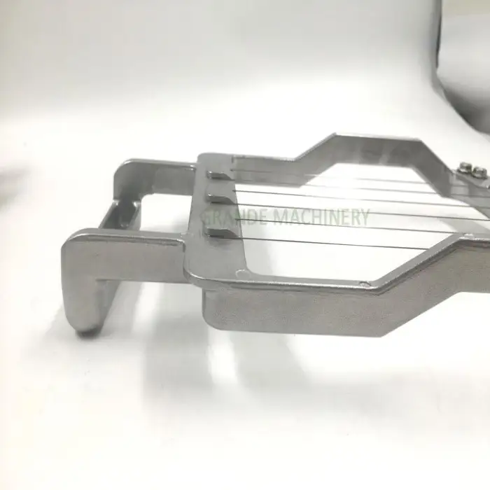 Cutting Effect Small Manual Cheese Slicer Cheese Cube Cutter Suitable for Tofu Toast Bread Slicing