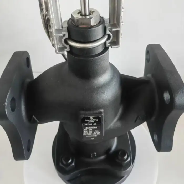 Integrated Electric Temperature Control Valve Steam Heating/Cooling Motorized Heat Transfer Oil