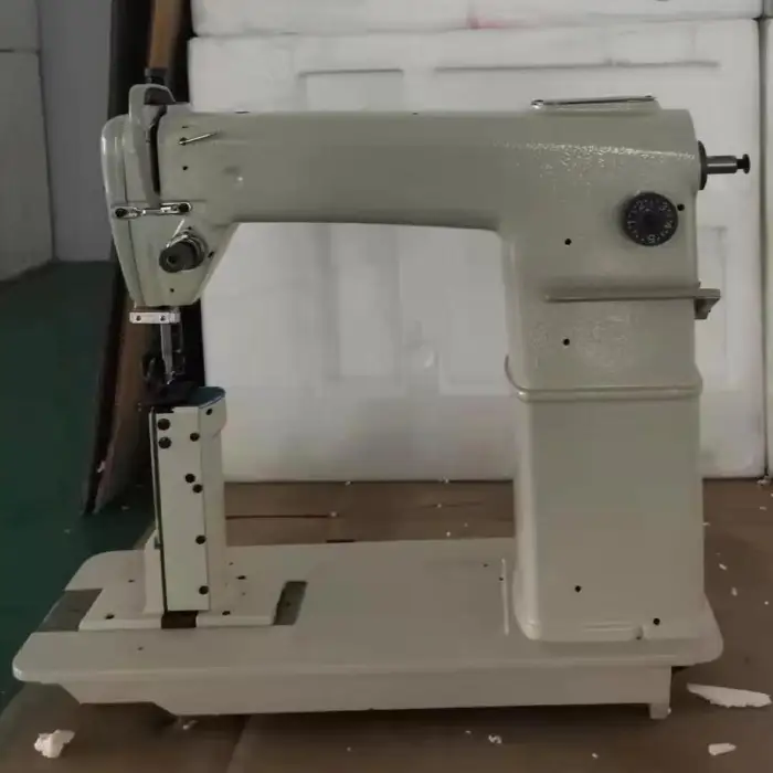 QS-810 Single Needle Post Bed Big Hook Heavy Duty Triple Feed Lockstitch Industrial Sewing Machine Leather Sewing Machine
