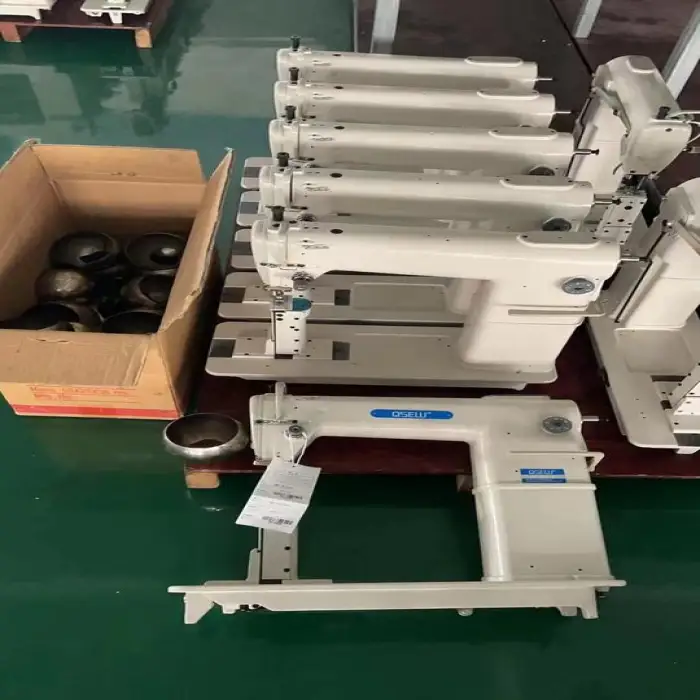QS-810 Single Needle Post Bed Big Hook Heavy Duty Triple Feed Lockstitch Industrial Sewing Machine Leather Sewing Machine