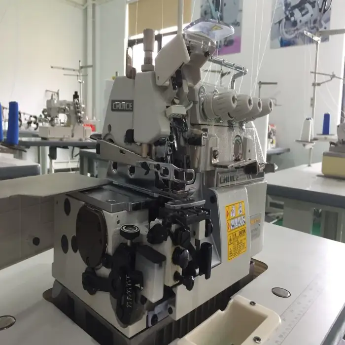 GC747 High Speed Drive Four Thread Overlock Sewing Machine Industrial