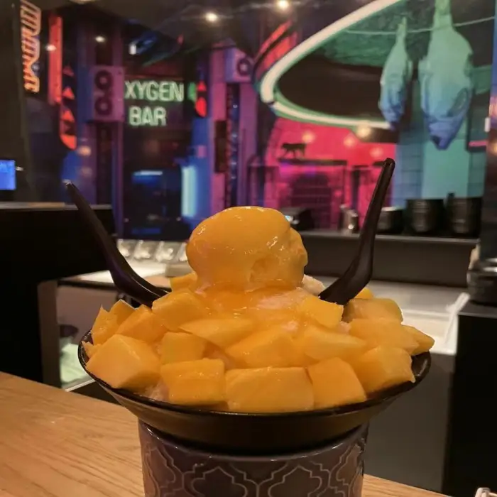 Commercial Bingsu Machine Full Automatic Milk Snow Ice Machine Display Screen Ice Cream Machine for Business