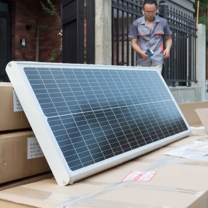 Heavy-Duty 100W Solar Street Light for Industrial, IP65, CCC CE RoHS