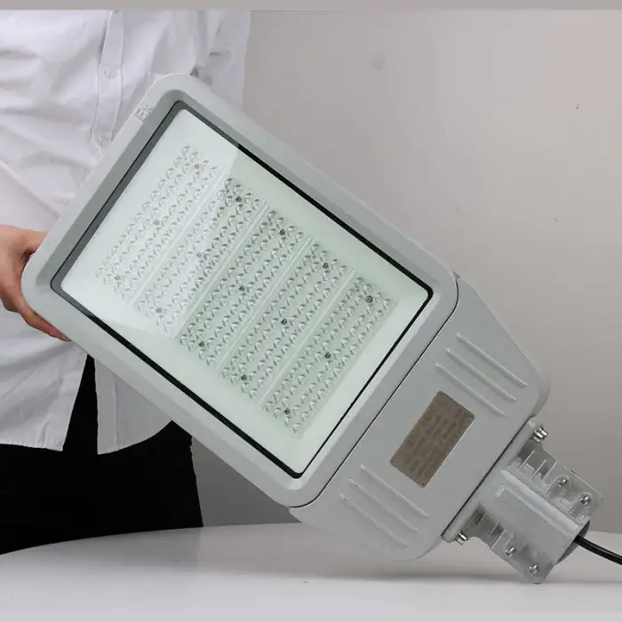 High Lumen Anti-Explosion Proof Solar Light 150W 200W 220W 250W for Oil Industry LED Lamp