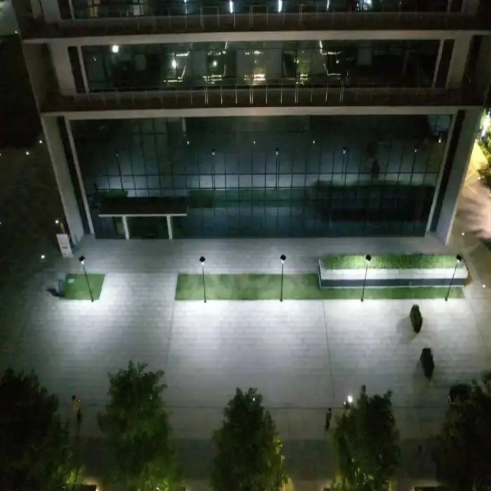 Solar Plaza Street Light Garden Light With Triangular Design UFO Lamp