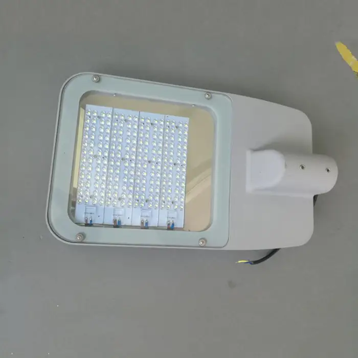 Outdoor LED Street Light IP65 80W/150W/200W High Brightness Flood Lights for Road Yard & Garden Lighting