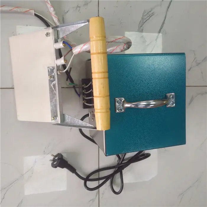 Automatic PVC Profile Cutter UPVC Window Door Machinery Aluminum Window Double Head Cutting Saw Machine