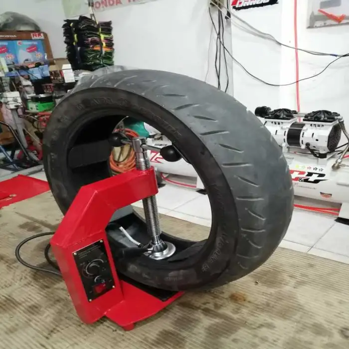 Manufacturer Rubber Vulcanizing Press Tire Repair Vulcanizing Machine for Car Tire Repair