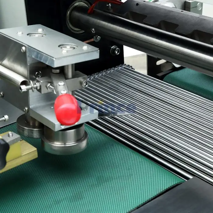 High Capacity Pillow Packing Machine Honey Spoon Soap Bread Grape Cheese Pen Hardware Horizontal Pillow Packaging Machine