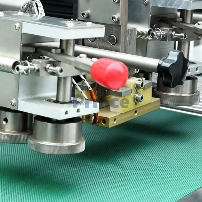 High Capacity Pillow Packing Machine Honey Spoon Soap Bread Grape Cheese Pen Hardware Horizontal Pillow Packaging Machine