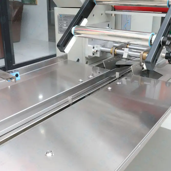 Automatic Square Brown Sugar Maltose Packaging Cheese Ball Caramel Candy Packing Machine