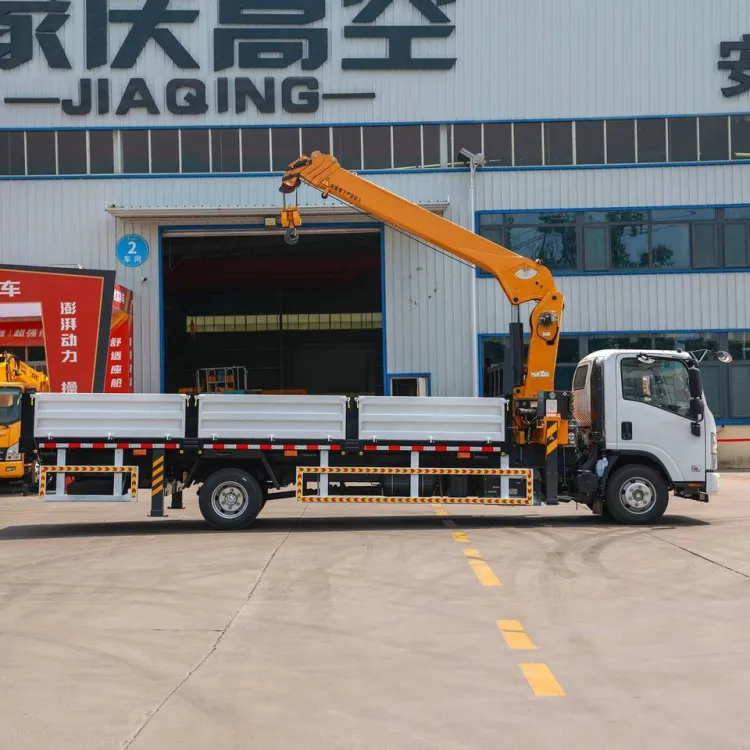 OEM ISUZU 4x2 6.3Ton Straight Telescopic Boom Truck Mounted Crane With Hydraulic Outrigger for Construction — image 4