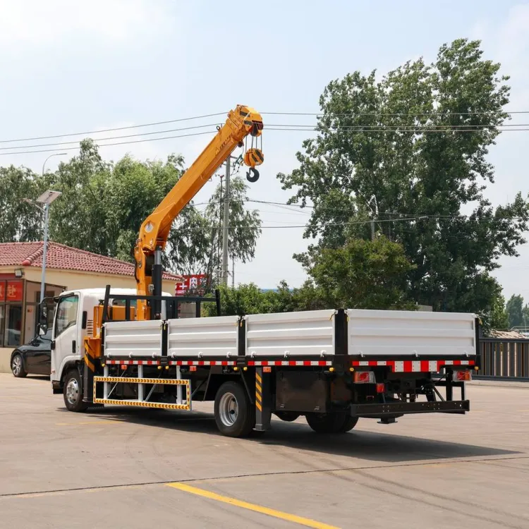 OEM ISUZU 4x2 6.3Ton Straight Telescopic Boom Truck Mounted Crane With Hydraulic Outrigger for Construction — image 5