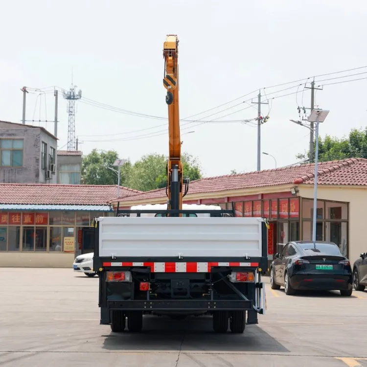 OEM ISUZU 4x2 6.3Ton Straight Telescopic Boom Truck Mounted Crane With Hydraulic Outrigger for Construction — image 6